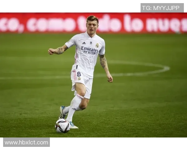 足球明星手上佩戴的奢华配饰与个性化风格揭秘